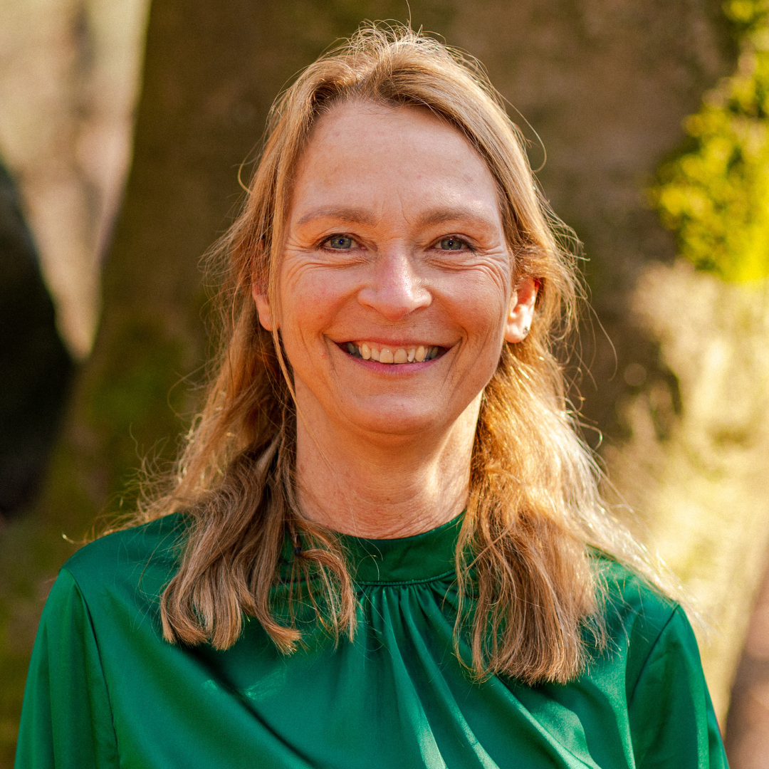 Kr8stroom.nl - Karen Warm, helder en met beide voeten in het leven staan.