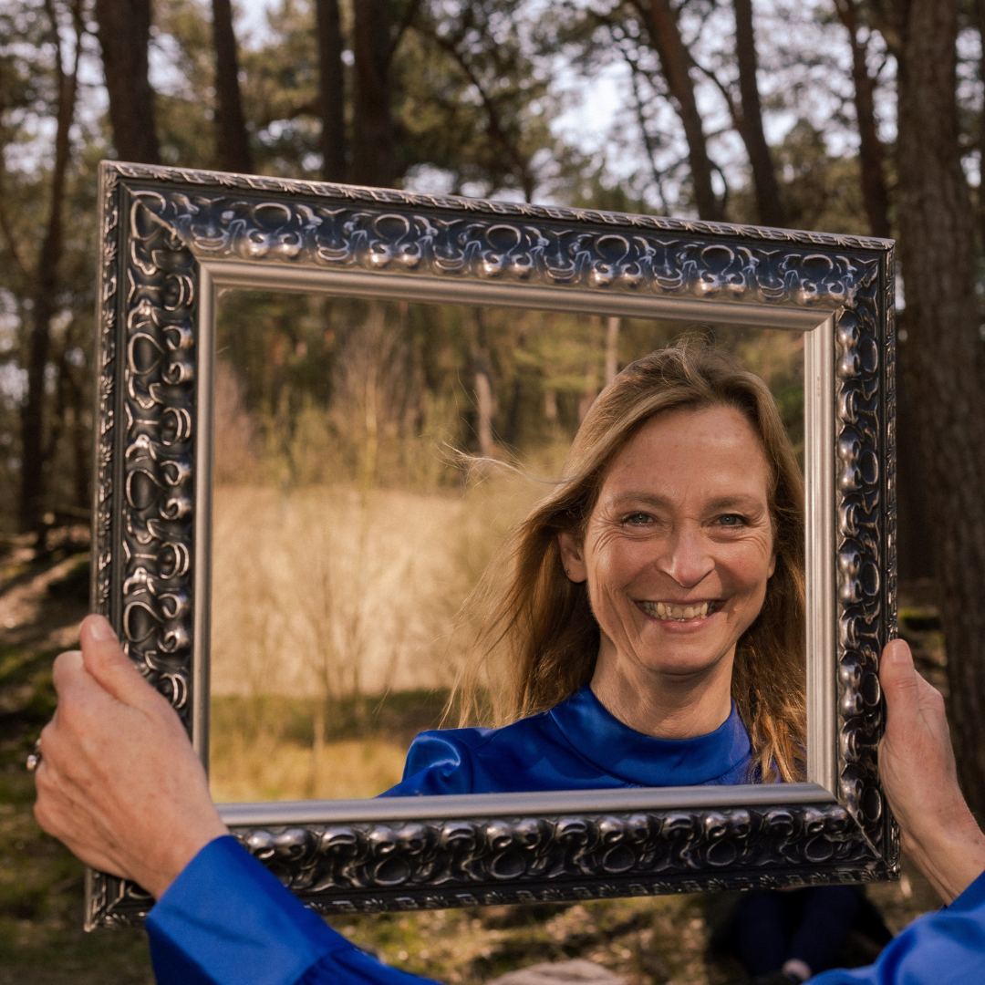 kr8stroom.nl - Karen in het bos Wat zichtbaar wordt, kan weer gaan bewegen.